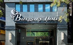 Burgary Hotel